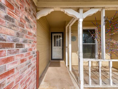 905 Barry Ln, Cleburne, TX 76031 - photo 4