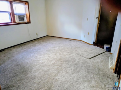 1426 E 17th St, Sioux Falls, SD 57104 - photo 4