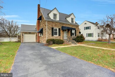 312 N Grant St, Waynesboro, PA 17268 - photo 3