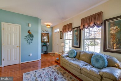 5541 Hobsons Choice Loop, Manassas, VA 20112 - photo 4