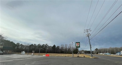 Land borders 7-11 on Route 17 southbound