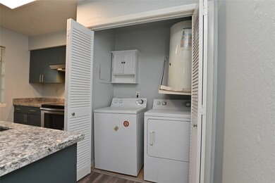 5630 Birchmont Dr unit A, Houston, TX 77091 - photo 5