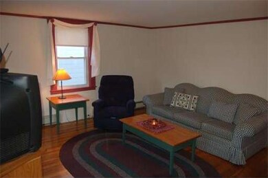 8 Munroe St, Woburn, MA 01801 - photo 3