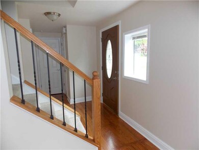 Entry/Foyer.