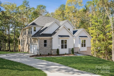 2416 Forrestbrook Dr, Kannapolis, NC 28083 - photo 2