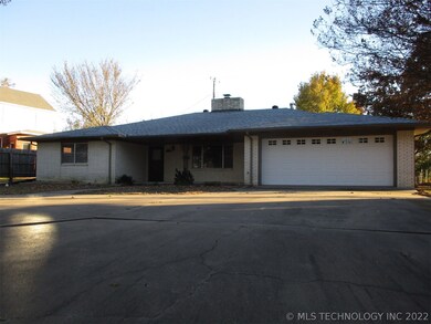 515 W Forrest Ave, Eufaula, OK 74432 - photo 2