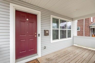 912 Carpenter St Front Porch