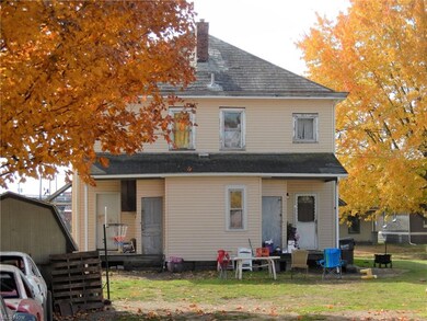 524 Locust St, Coshocton, OH 43812 - photo 2