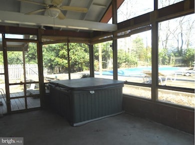 11219 Maplewood Dr, Dunkirk, MD 20754 - photo 2