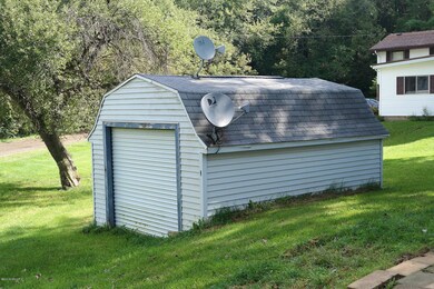 135 N Fairview Ave, Niles, MI 49120 - photo 5