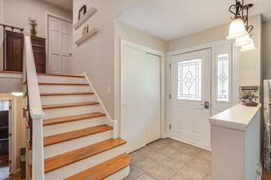 827 S Euclid Ave, Elmhurst, IL 60126 - photo 4