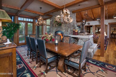 2201Daybreak_DiningRoom