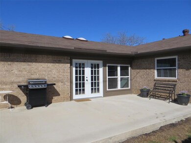 201 Simmons Dr, Hurst, TX 76053 - photo 5