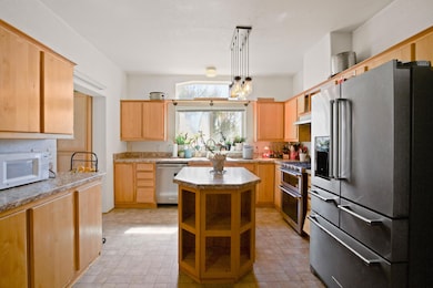 6600 Mcloughlin Dr, Central Point, OR 97502 - photo 5