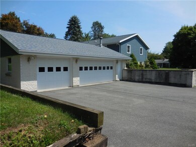 509 Hilldale Dr, Bath, PA 18014 - photo 2