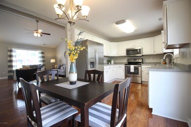 443 Helmwood Cir, Mount Washington, KY 40047 - photo 6