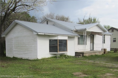 704 NE 5th St, Stigler, OK 74462 - photo 2