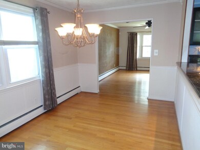 406 Montemar Ave, Catonsville, MD 21228 - photo 5