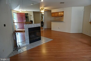 4026 Chetham Way unit 19, Woodbridge, VA 22192 - photo 2