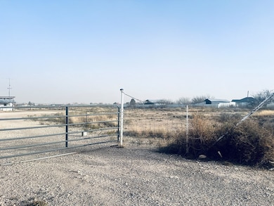 2147 N Crockett, Fort Stockton, TX 79735 - photo 4