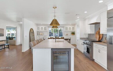 4602 E Arcadia Ln-large-009-029-TOD1174-