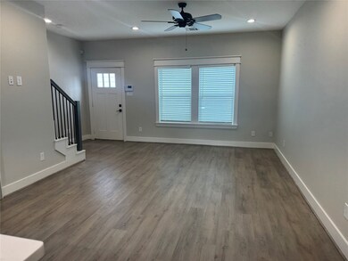 2413 Glen Ln unit D, Houston, TX 77088 - photo 7