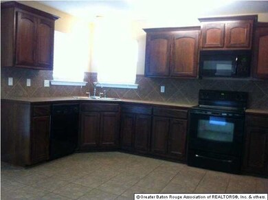 CORNER SINK LOTS OF NATURAL LIGHTING
