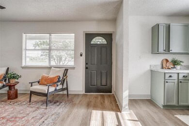 506 E Willingham St, Cleburne, TX 76031 - photo 6