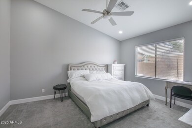 13018 W Pershing St-15