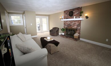 7 Acropolis Ave, Londonderry, NH 03053 - photo 3