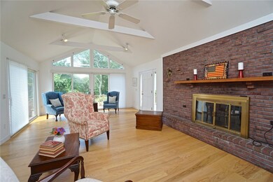 70 Reservoir Cir, Jamestown, RI 02835 - photo 4