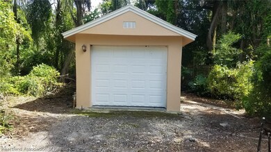 217 Mccoy Dr, Lake Placid, FL 33852 - photo 3