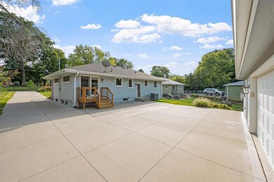 4201 Shawnee Ave, Des Moines, IA 50310 - photo 3