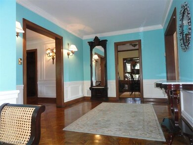Stunning Grand Foyer, parquet flooring
