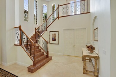 ELEGANT LIVING AREA
