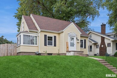 1137 E Denison Ave, Davenport, IA 52803 - photo 2