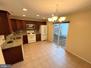 6811 Avalon Isle Way, Gainesville, VA 20155 - photo 3