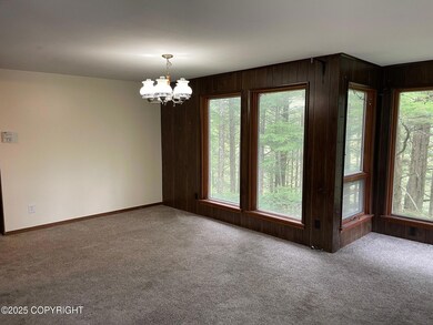 Olsen - 772 Amundsen Living Room 2