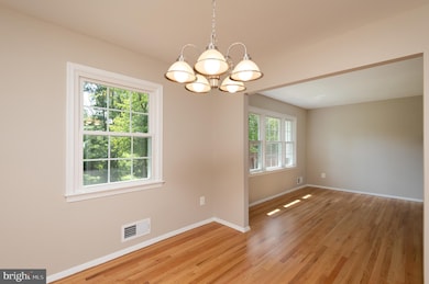 4644 Tara Dr, Fairfax, VA 22032 - photo 6