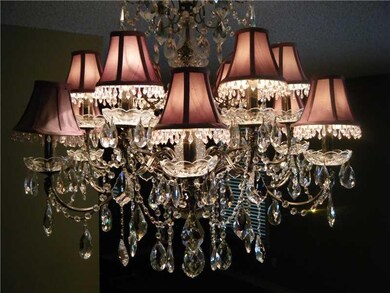 Dining Room. Fabulous lighting. sparkle and shine