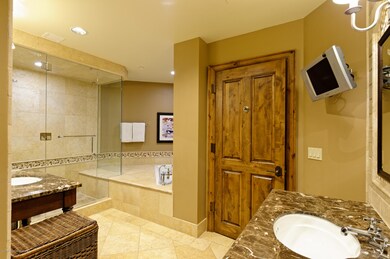 415 E Dean St Unit 5 Weeks 51&52, Aspen, CO 81611 - photo 6