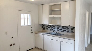 8010 Roswell St unit 3, Houston, TX 77022 - photo 3