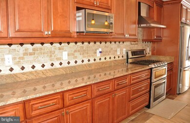 8616 Lagrange St, Lorton, VA 22079 - photo 7