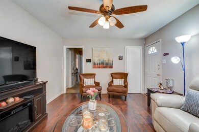 10107 Southport Dr, Houston, TX 77089 - photo 5