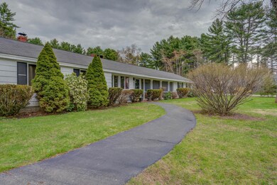14 Ledge Rd Cumberland ME-large-056-60-P
