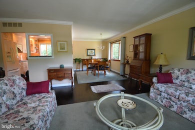 820 Monticello Place, Lansdale, PA 19446 - photo 3