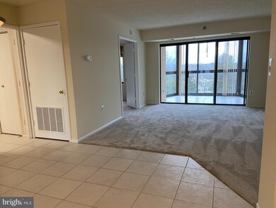 The Fairways unit 6512, Silver Spring, MD 20906 - photo 3
