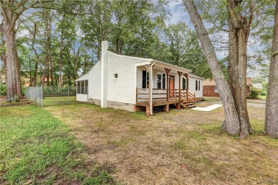 Nice Front Porch and big yard!