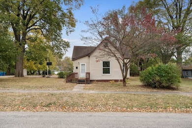 819 E Center St, Monticello, IL 61856 - photo 2