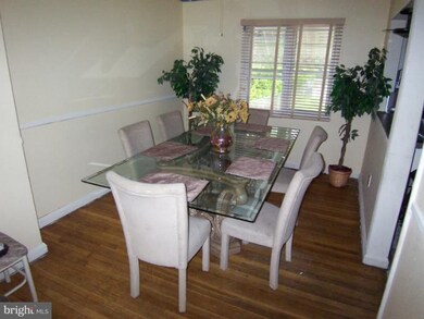 538 Brisbane Rd, Baltimore, MD 21229 - photo 7